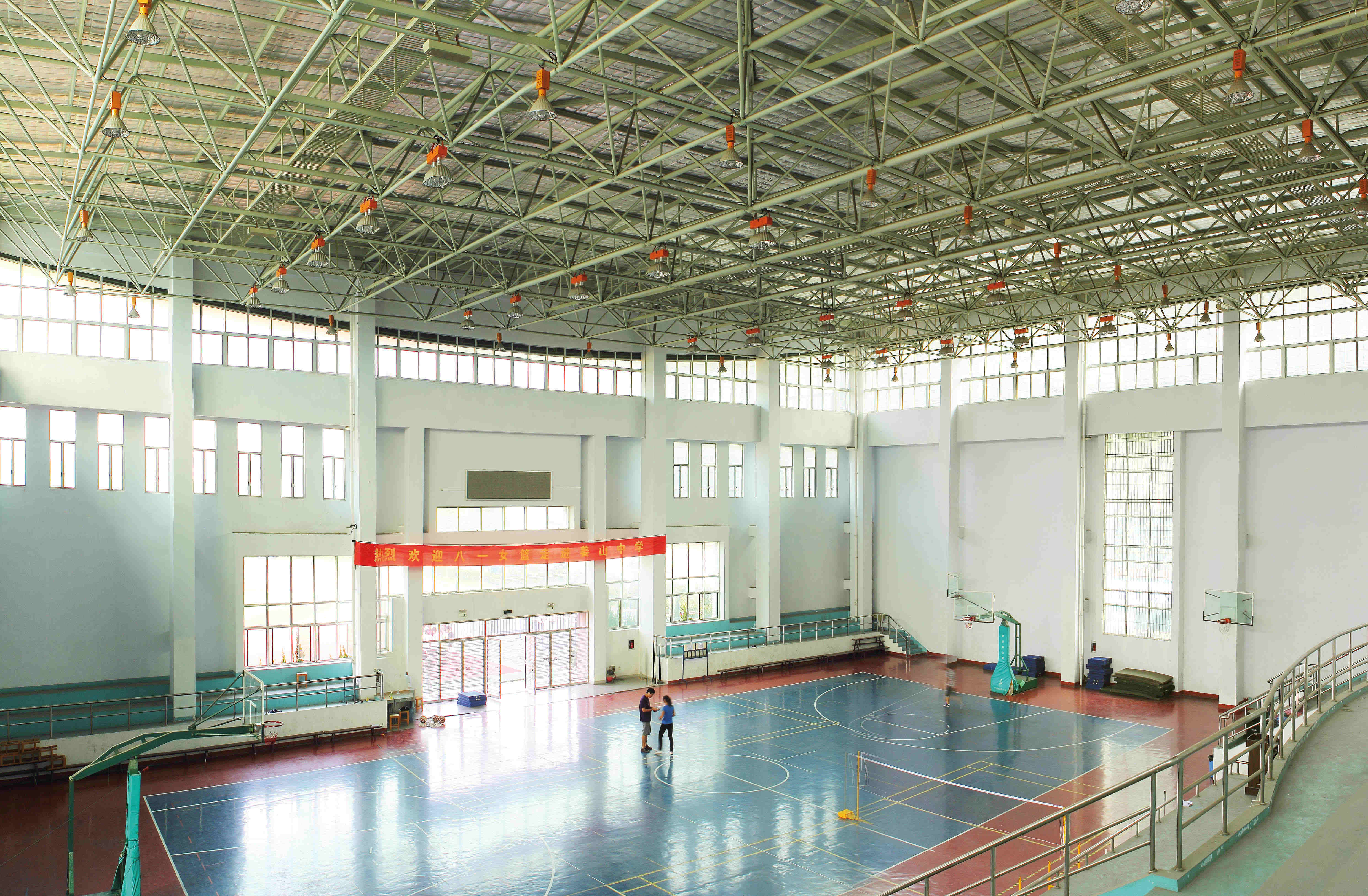 鄞州姜山中学体育馆钢架结构